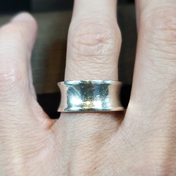 Jewelry - Size 7 925 Sterling Silver Large Concave Design Cool Ring